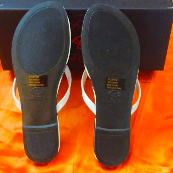 STRANGECULT BLACK/WHITE STRIPES BETTY BATS SIZE 10 NIB - Picture 3 of 7